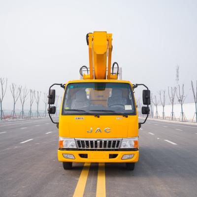 China Two Person Cab Aerial Work Platform Truck with Front and Rear V Outriggers zu verkaufen