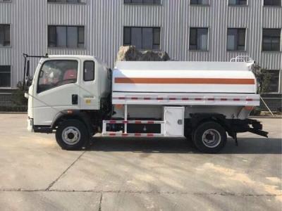 China Howo 3cbm 5cbm Small Fuel Tanker Truck Petrol Tanker Lorry for sale