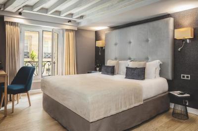 China South Africa hotel style apartment interior design by China agent for leather bed with dining chair and wood desk table for sale