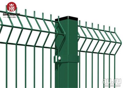 China ISO9001 6.0mm Metal Mesh Fence Panels Green V Fold 3D Curved for sale