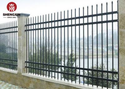 Chine Saupoudrez la clôture supérieure de revêtement en métal de lance décorative de 1.2mm à vendre