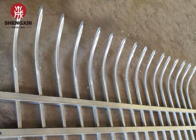 中国 熱い浸された電流を通された鋼鉄庭の塀ロール上1800mm x 2900mm 販売のため