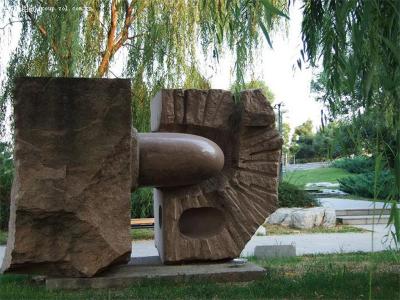 China Red Granite sculpture in park for sale