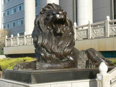 China Large Outdoor sitting lions bronze sculpture ,customized bronze statues, China sculpture supplier for sale