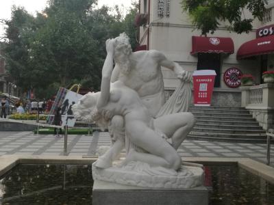 China Outdoor garden stone carving double cpouple marble sculpture, China stone carving Sculpture supplier for sale