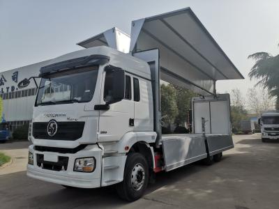 中国 SHACMAN X5000 特殊トラック ウイングバン 8x4 ユーロII アルミ ウイングバン 50T 販売のため