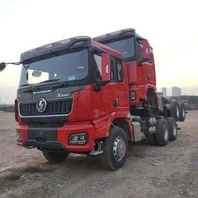 China 50 toneladas de camião de descarga pesado vermelho - distância entre eixos 170 polegadas 8 pés de largura à venda