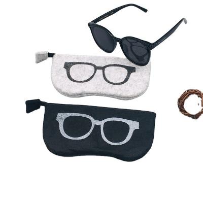 China Small Irregular Shape Felt Glasses Pouch Good Protective Properties for sale