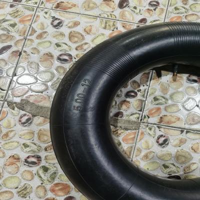Chine OEM type de TL de pneu de tube de motocycle de 12 pouces avec le caoutchouc naturel à vendre