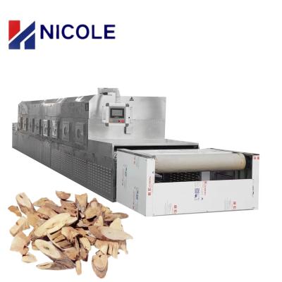 China Tipo industrial inoxidable microonda Herb Leaves Dryer Machine de la banda transportadora de la venta caliente en venta