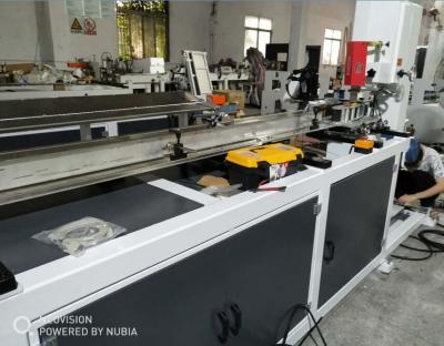China La banda automática de alta velocidad de la cortadora del papel higiénico vio el motor servo del DELTA del cortador  en venta