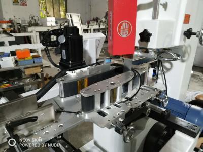 China Toilet Roll Fully Automatic Band Saw Cutting Machine Touch Screen for sale