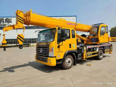 China 10 toneladas pequenas do guindaste móvel hidráulico 80km/H do caminhão do reboque do caminhão da construção à venda