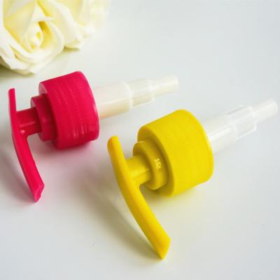 China Ribbed closure output 1.4ml lotion pump for body lotion en venta