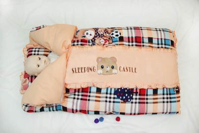 China Polyester / algodón niños niños bolsas de dormir para acampar con capucha en venta