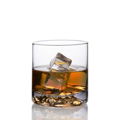 China Creative Bottom Decorative Lead Free Crystal Whiskey Glass Customized Glass à venda