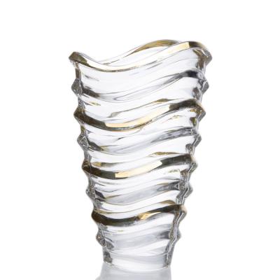 China Factory Custom Well-design High Quality Rim Gold Decorative Clear Glass Wedding Vase en venta