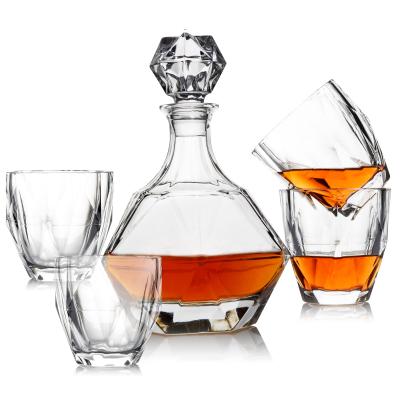 China Crystal Whiskey Decanter And Glass certificado LFGB ajustou-se com vidro 4pcs à venda