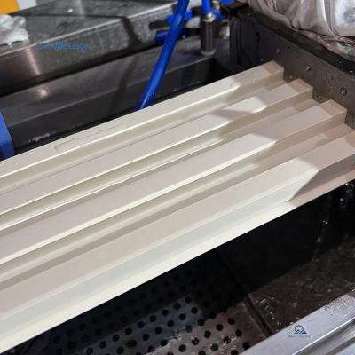 China Tegenroterende conische tweeschroef WPC wandpaneel maken machine met 38CrMoALA schroef materiaal Te koop