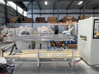 China Máquinas de fabricação de molduras de portas de PVC WPC de 37kW 180-200KG/H à venda
