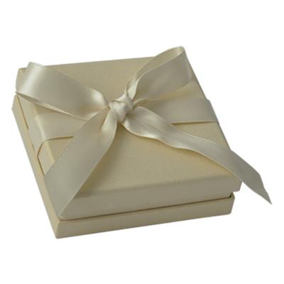 China Square Cardboard Jewellery Boxes Sustainable Jewelry Packaging With Ribbon for sale