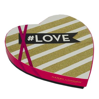 China La caja de papel del caramelo precioso del panel duro con el corazón forma la caja de regalo de boda en venta