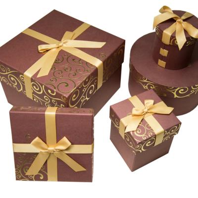 China Chocolate Custom Gift Packaging Box Cardboard Insert Gift With Ribbon for sale