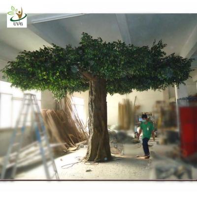 China UVG GRE039 5m Giant fake banyan tree with plastic green leaves for garden landscaping for sale
