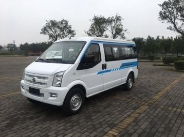 Chine 4500 X 1680 X 2000 Dongfeng MPV Happy Life MPV Dongfeng voiture électrique à vendre