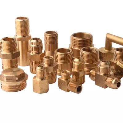 China Forged Custom Size CNC Machining Lead Free Brass Connection Joint Pipe Fittings Elbow Tee Adapter Nipple Connector à venda