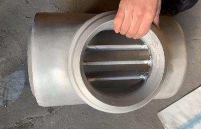 Chine Super duplex stainless steel ASTM A182-F51 UNS S31803 reduce barred tee for industry à vendre