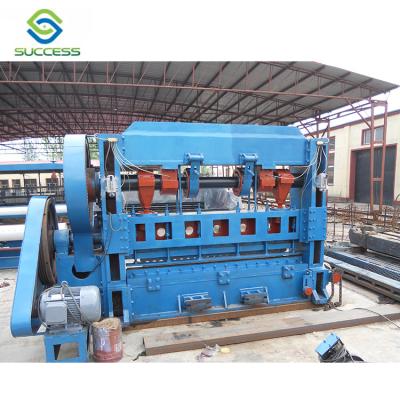 China Nude Package 3-6mm Wire Mesh Making Machine Blue Color for sale