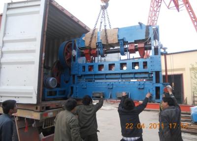 China Cuadrado Hole Cercas Máquina de metal expandido para la malla de galvanizado en venta