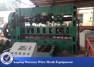 China Green Aluminum Metal Mesh Making Machine Hydraulic Cylinder 2000mm Width for sale