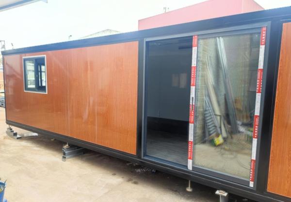 Quality Prefabricated Expandable Container House 40ft Steel Luxury Villa Home for sale