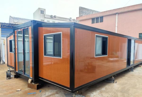 Quality Prefabricated Expandable Container House 40ft Steel Luxury Villa Home for sale