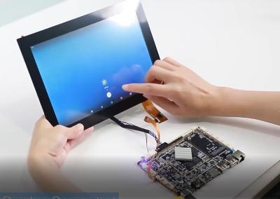 中国 人間の特徴をもつ産業ARM板が付いている屋内タッチ画面LCDの広告の表示10.1inch lcdのデジタル表示画面 販売のため