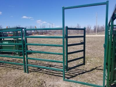 China 6ft X 12ft Livestock Metal Cattle Fence Panels Heavy Duty Horse Round Pen Panels for sale