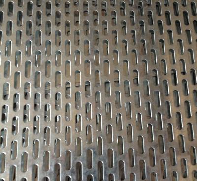 China Hoja de metal perforada de acero inoxidable de L6m para el tamiz de la prueba en venta