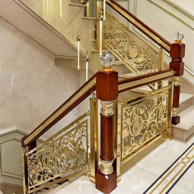 Chine L'or a plaqué des étapes de solides solubles clôturant les balustrades extérieures d'escalier d'acier inoxydable à vendre
