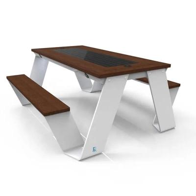 China Outdoor Multifunctional Bench Smart Solar Powered Tables And Chairs à venda