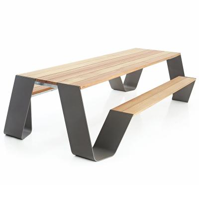 Cina Vintage Wood Table And Bench Set Outdoor Stainless Steel Garden Bench in vendita