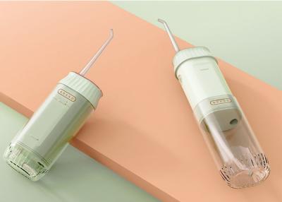 中国 折りたたみ歯のクリーニングのためのIPX7コードレス再充電可能な水Flosser口頭Irrigator 販売のため