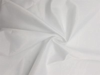 Chine Sergé 100% tissé par 100D du tissu 100D X d'ESD de polyester protégé de la poussière pour le Cleanroom à vendre