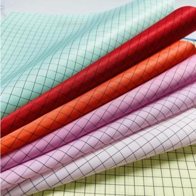 Chine tissu antistatique sûr d'ESD de polyester non pelucheux conducteur de Cleanroom de 10e6ohm Antiestatica pour le manteau de laboratoire à vendre