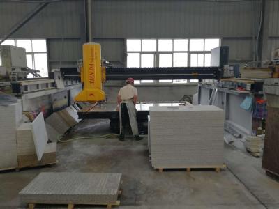China Infrared Bridge Automatic Table Movement Bridge Saw Cutting Machine For Industrial à venda