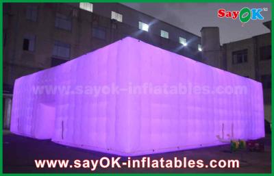 Chine Tente menée gonflable géante extérieure blanche d'événement de cube en tissu d'Oxford pour la partie à vendre