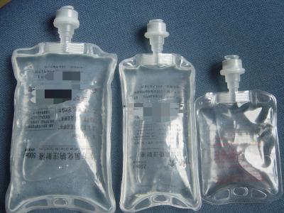 中国 医療用 250ml 500ml 医療用ドリップバッグ ステリル 正常塩分 使い捨て用 非PVC インフュージョンバッグ IV 液体溶液バッグ 販売のため