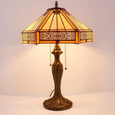 中国 30cm Hexagon Study Retro Warm Bed Room House Handcrafted Decorative Lamp Stained Art Turkish Glass Luxury Table Lamp 販売のため