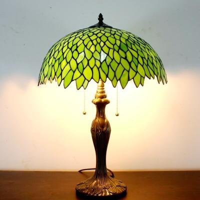 China Green Leaf Stained Glass Crystal Table Light Reading Light Stained Glass Table Lamp For Living Room Indoor Bedroom Light à venda